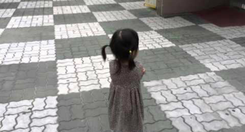 VIDEO: Estes Sapatos Especiais Não “Deixam” Esta Menina Ficar Chateada Com o Pai