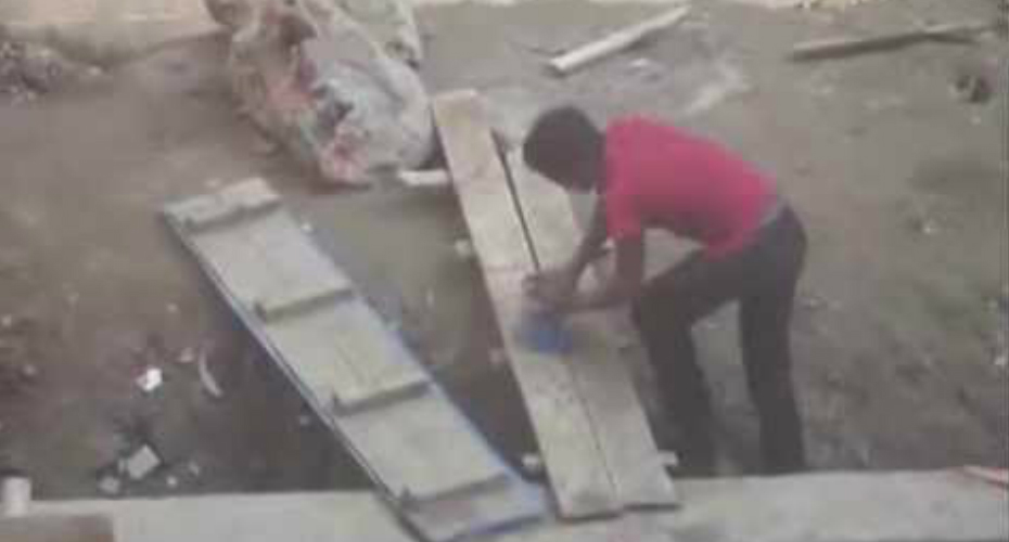 VIDEO: Jovens Brincam Com Trabalhador Duma Obra Que Nunca Viu Um Ponteiro Laser