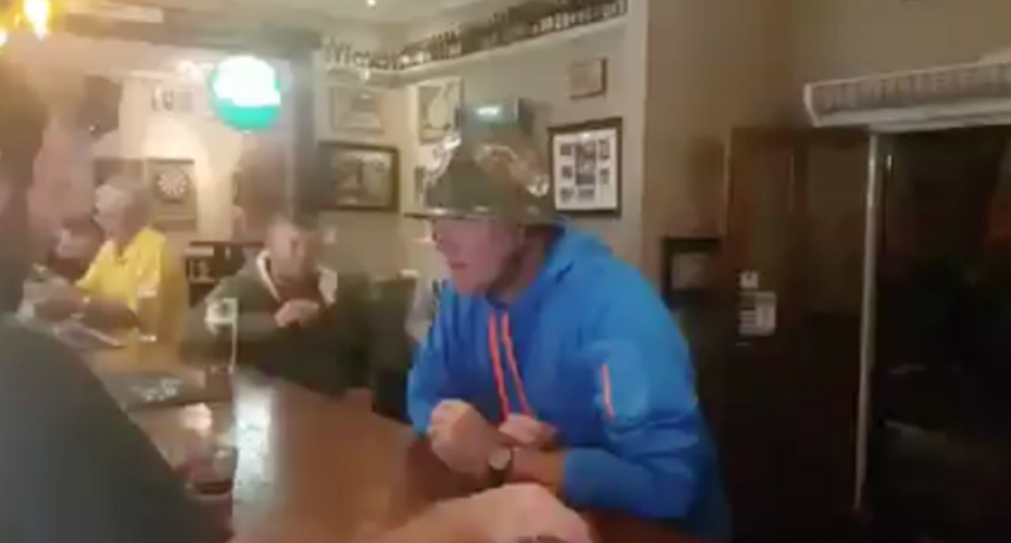 VIDEO: Só Alguém Com Uma Cabeça Resistente Consegue Passar Por Uma Experiência Destas VIDEO: Só Alguém Com Uma Cabeça Resistente Consegue Passar Por Uma Experiência Destas