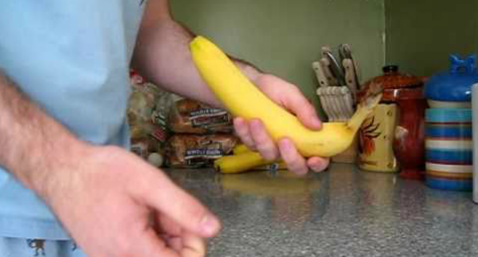 VIDEO: Como Descascar Uma Banana De Forma Correta