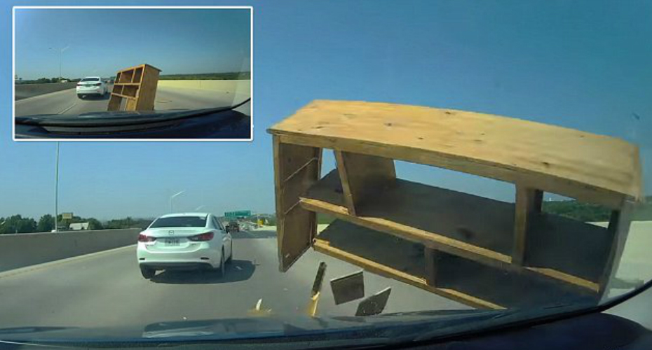 Condutor Sofre Colisão Ao Ser Surpreendido Com Um Móvel No Meio Da Estrada Condutor Sofre Colisão Ao Ser Surpreendido Com Um Móvel No Meio Da Estrada