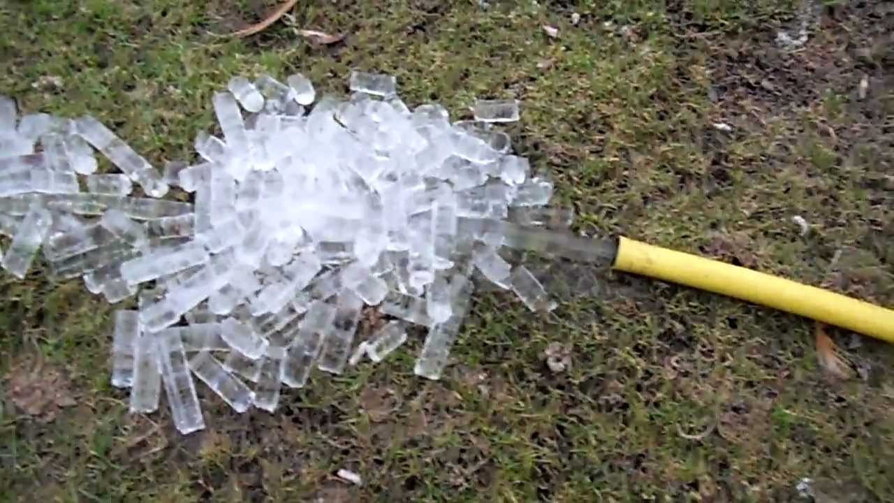 A Água Desta Mangueira é Tão Fresca Que Até Sai Em Cubos De Gelo