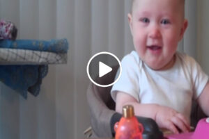 Como Diferentes Brinquedos Despertam Diferentes Emoções Nesta Adorável Bebé