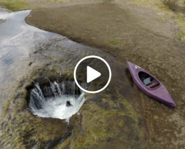 Raro Fenómeno Faz Com Que Todos Os Anos a Água Deste Lago Seja Engolida Por Enorme Buraco