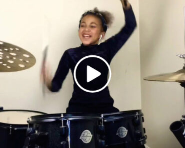 Menina De 9 Anos Mostra Como Se Toca Nirvana Na Bateria Menina De 9 Anos Mostra Como Se Toca Nirvana Na Bateria