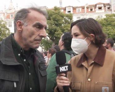 VIDEO: Foi a Uma Manifestação Dos Anti-Máscaras e Confirmou Que Estão Todos Malucos VIDEO: Foi a Uma Manifestação Dos Anti-Máscaras e Confirmou Que Estão Todos Malucos