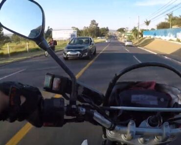 Polícia Faz “Corrida” De Moto Para Salvar Um Bebé Engasgado Polícia Faz “Corrida” De Moto Para Salvar Um Bebé Engasgado