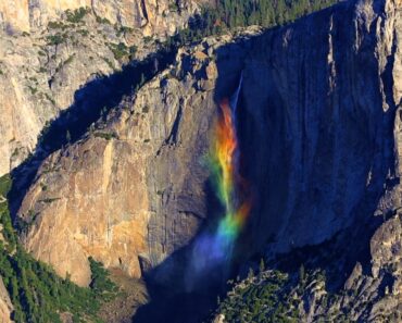 O Maravilhoso e Raro Arco-Íris Das Cascatas De Yosemite