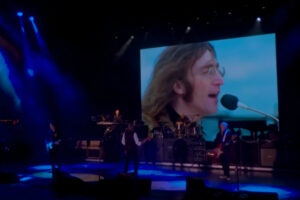 Paul McCartney Surpreendeu Com Dueto Virtual Com John Lennon No Glastonbury 2022