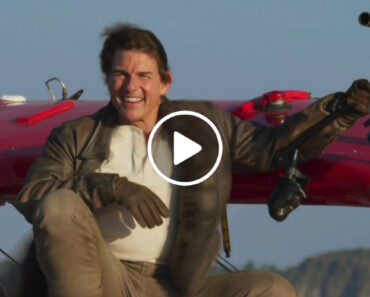 Tom Cruise Voa Pendurado Num Avião Para Promover Os Seus Filmes