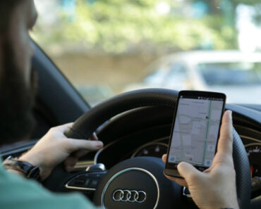 Continua a Usar o Telemóvel Em Viagem? Este Filme é Para Si Continua a Usar o Telemóvel Em Viagem? Este Filme é Para Si