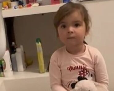 A Adorável Reação De Uma Menina De 3 Anos Percebe Que Saiu Da Barriga Da Mãe A Adorável Reação De Uma Menina De 3 Anos Percebe Que Saiu Da Barriga Da Mãe