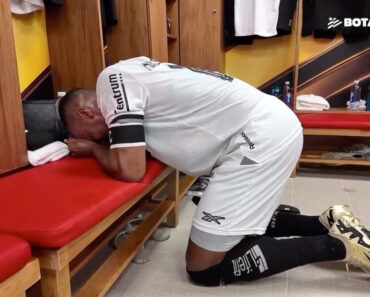 Arrepiante: Capitão Do Botafogo Agradece Ao Falecido Pai Após Conquistar a Libertadores Arrepiante: Capitão Do Botafogo Agradece Ao Falecido Pai Após Conquistar a Libertadores