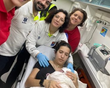 Bebé Maria “Veio Ao Mundo” Numa Ambulância Dos Bombeiros De Ílhavo
