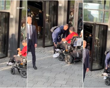 Fã Em Cadeira De Rodas “Atropela” Cristiano Ronaldo e o Português Reagiu Com Boa Disposição Fã Em Cadeira De Rodas “Atropela” Cristiano Ronaldo e o Português Reagiu Com Boa Disposição