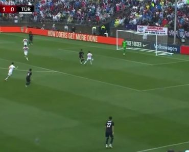 Este Vai Para Os Apanhados: O Insólito Golo De Arda Güler Diante Dos Estados Unidos Este Vai Para Os Apanhados: O Insólito Golo De Arda Güler Diante Dos Estados Unidos