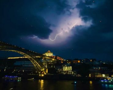 Assustadoramente Bonito. No São João, Céu Encheu-se De… Relâmpagos Assustadoramente Bonito. No São João, Céu Encheu-se De… Relâmpagos