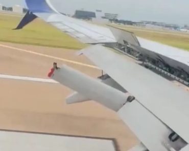 “Flap” De Asa De Avião Parte Durante Voo “Flap” De Asa De Avião Parte Durante Voo