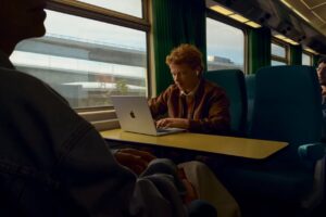 Comboio Da CP Em Anúncio Da Gigante Apple