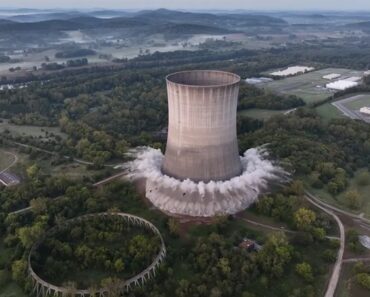 Imagens Impressionantes Mostram Torre De Refrigeração Nuclear a Ser Demolida Nos EUA Imagens Impressionantes Mostram Torre De Refrigeração Nuclear a Ser Demolida Nos EUA