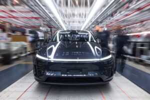 Este Tesla Model Y Saiu Sozinho Da Linha De Montagem Em Berlim