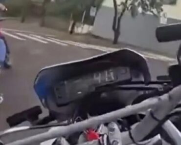 Foge Da Polícia Numa Mota e Prótese De Perna Solta-se Foge Da Polícia Numa Mota e Prótese De Perna Solta-se