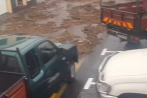 Carros Arrastados e Casas Inundadas. As Imagens Do Mau Tempo Em São Miguel