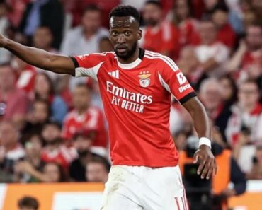 Benfica Mostra Lukebakio De Muletas e Animado: “Vemo-nos Em Breve” Benfica Mostra Lukebakio De Muletas e Animado: “Vemo-nos Em Breve”