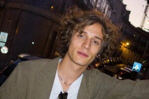 “Não Tenho a Imagem Do Que Se Pensa Que é Um Cigano. Acham Que é Gozo”