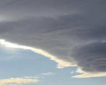 Nuvem Lenticular Avistada Na Serra Da Estrela… e Há Imagens Nuvem Lenticular Avistada Na Serra Da Estrela… e Há Imagens