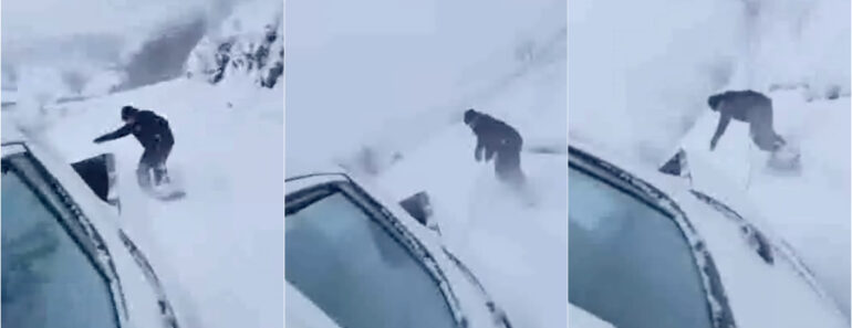 Homens Praticam Snowboard Em Trás-Os-Montes Aproveitando a Queda De Neve Homens Praticam Snowboard Em Trás-Os-Montes Aproveitando a Queda De Neve