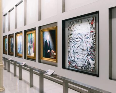 Vhils Retratou Marcelo Sem Pintar, Mas Com 10 Anos De Jornais: As Imagens Vhils Retratou Marcelo Sem Pintar, Mas Com 10 Anos De Jornais: As Imagens