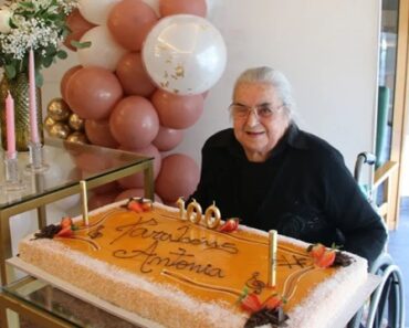 Arcos De Valdevez. Mulher Celebra 100 Anos Com Família, “Carinho e Amor” Arcos De Valdevez. Mulher Celebra 100 Anos Com Família, “Carinho e Amor”