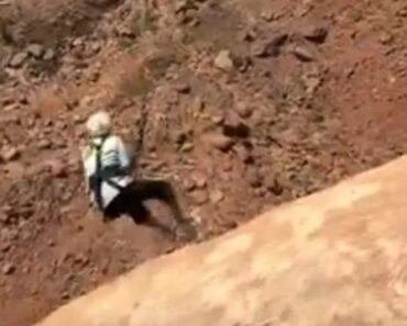 Aos 78 Anos, Barbara Saltou 90 Metros Presa Só Por Uma Corda Aos 78 Anos, Barbara Saltou 90 Metros Presa Só Por Uma Corda