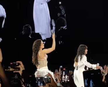Carminho Subiu Ao Palco Para Cantar “Memória” Com Rosalía Na MEO Arena Carminho Subiu Ao Palco Para Cantar “Memória” Com Rosalía Na MEO Arena