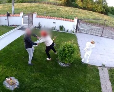Homem Invade Casa Da Tia, Agride-a a Soco e Momento Fica Registado Nas Câmeras De Vigilância Homem Invade Casa Da Tia, Agride-a a Soco e Momento Fica Registado Nas Câmeras De Vigilância