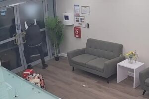 Rouba Alojamento Estudantil e Fica Preso… Por Não Saber Abrir a Porta