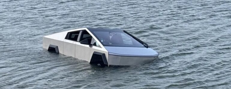 Homem Quis Passar Em Lago Com Tesla. Carro Naufragou e Acabou Detido Homem Quis Passar Em Lago Com Tesla. Carro Naufragou e Acabou Detido