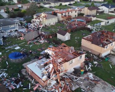 Imagens Mostram Devastação Causada Por Tornado Nos EUA Imagens Mostram Devastação Causada Por Tornado Nos EUA
