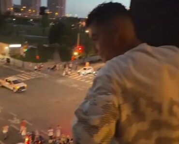 Dalot Para Cristiano Ronaldo Na Varanda Do Hotel Em Toronto: “Pareces o Papa, Mano” Dalot Para Cristiano Ronaldo Na Varanda Do Hotel Em Toronto: “Pareces o Papa, Mano”