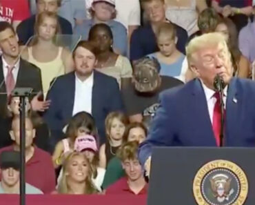 Imitador Rouba Atenções Em Comício De Donald Trump e o Momento Torna-se Viral Imitador Rouba Atenções Em Comício De Donald Trump e o Momento Torna-se Viral