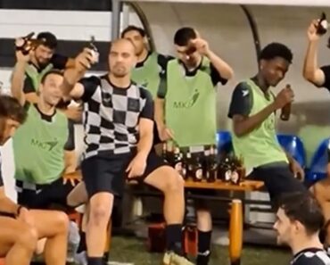 Ukra Mostra Pausa De Hidratação No Futebol Amador: “Probabilidade De o Jogo Acabar é Muito Pouca…” Ukra Mostra Pausa De Hidratação No Futebol Amador: “Probabilidade De o Jogo Acabar é Muito Pouca…”