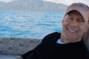 Rara Aparição: Bruce Willis No Casamento Da Filha. Veja Como Está o Ator