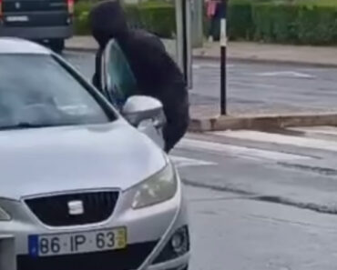 Vídeo Mostra Seat Ibiza a Ser Roubado à Mão Armada Em Plena Luz Do Dia Na Sobreda Vídeo Mostra Seat Ibiza a Ser Roubado à Mão Armada Em Plena Luz Do Dia Na Sobreda