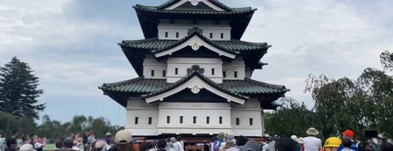 Quase 2 Mil Japoneses Arrastam Castelo De 360 Toneladas Com Cordas Quase 2 Mil Japoneses Arrastam Castelo De 360 Toneladas Com Cordas