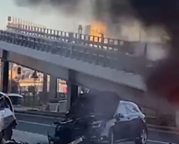 Perseguição Policial Em Lisboa Acaba Em Três Feridos e Carro Em Chamas Perseguição Policial Em Lisboa Acaba Em Três Feridos e Carro Em Chamas