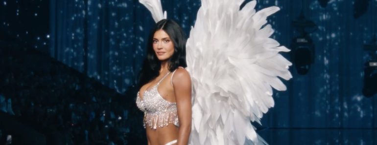 Kylie Jenner Estreia-se No Desfile Da Victoria’s Secret Com Sutiã Avaliado Em 45 Milhões De Euros Kylie Jenner Estreia-se No Desfile Da Victoria’s Secret Com Sutiã Avaliado Em 45 Milhões De Euros